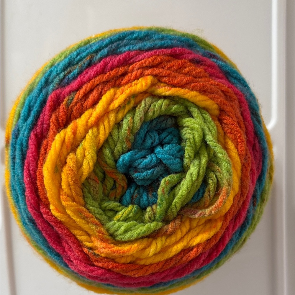 Caron chunky Cakes yarn
Size 9.8 oz
Color:rainbow jellys